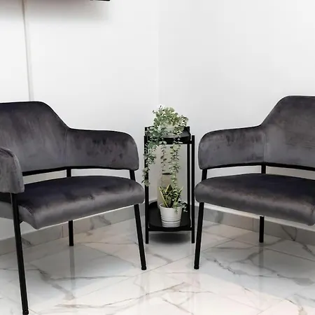 Apartament Lux At French Institute *