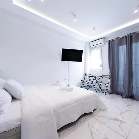 Lux At French Institute Apartament